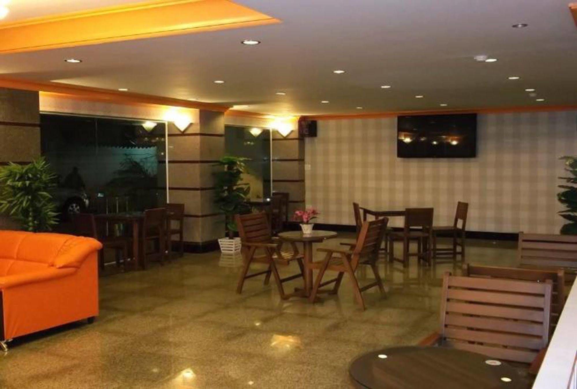 האט יאי Asia Grand Hotel מראה חיצוני תמונה